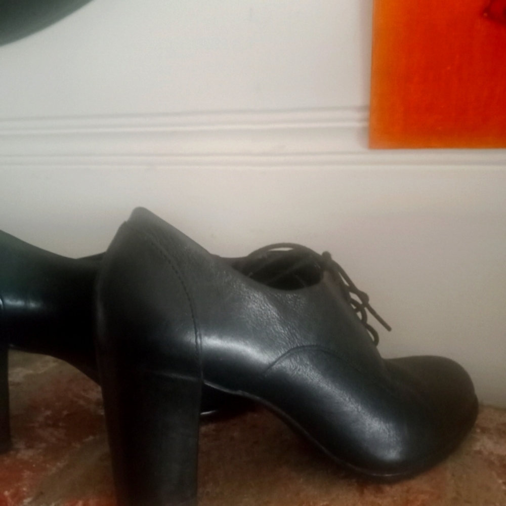 Ecco Black leather lace up